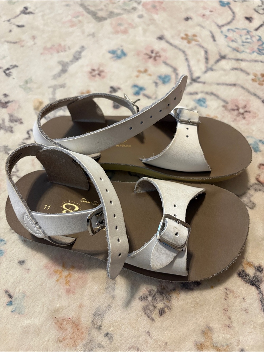Sun-San. Girls 11. White Leather Buckle Sandals. Like New!